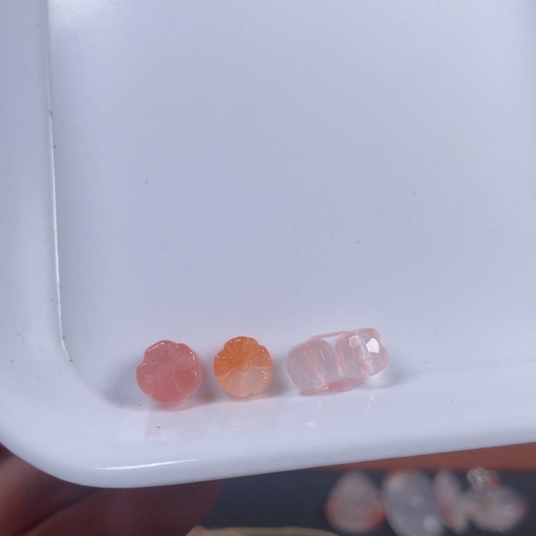 南红玛瑙小花桶珠未镶嵌微**信