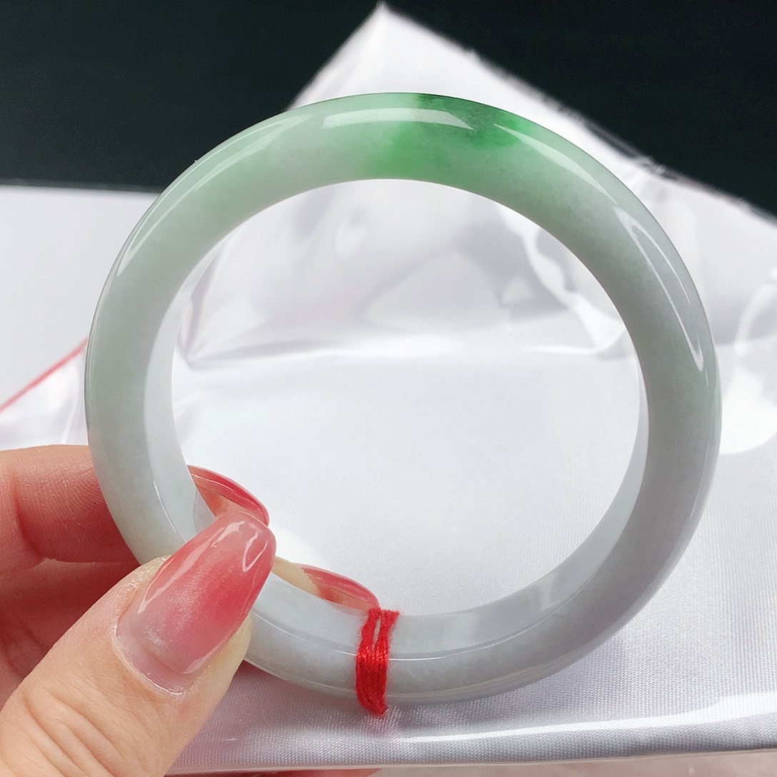 翡翠手镯未镶嵌翡翠404