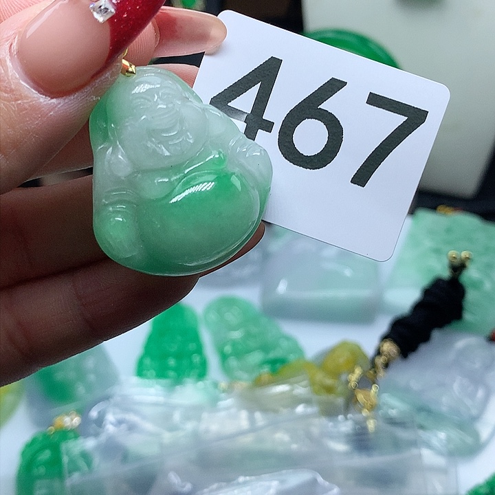 翡翠吊坠(赠链)未镶嵌