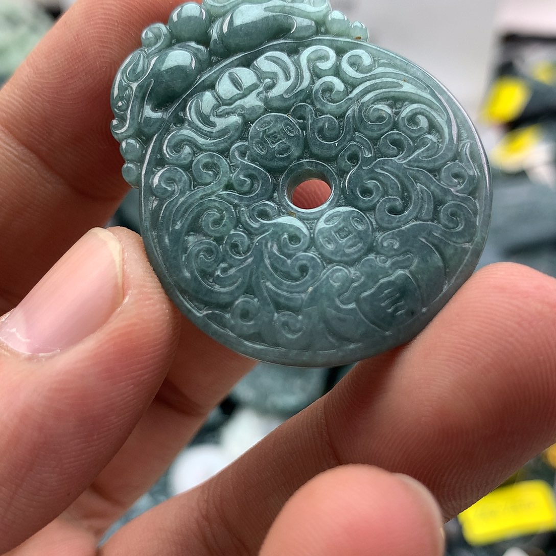 翡翠未镶嵌颈饰扣子