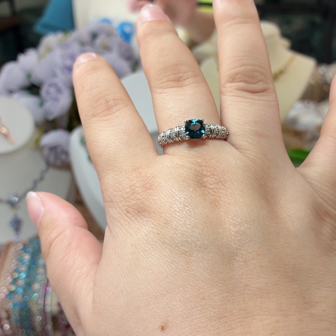 银S925镶嵌戒指托帕石