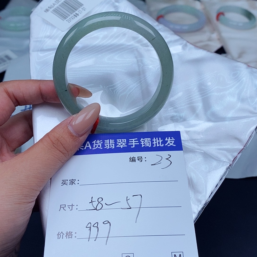 翡翠手镯未镶嵌百元手镯默认瑕疵