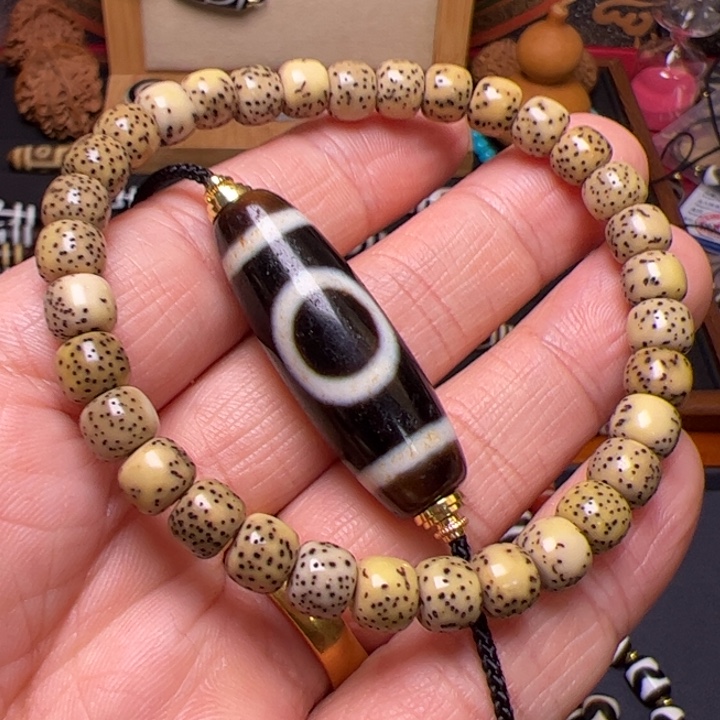 吊坠星月菩提我**说