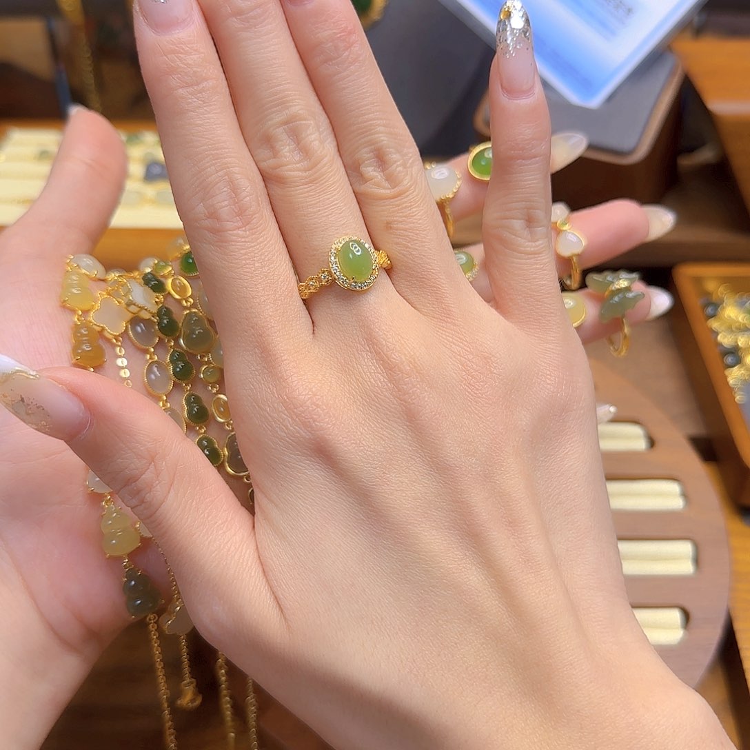 和田玉戒指银S925镀金镶嵌