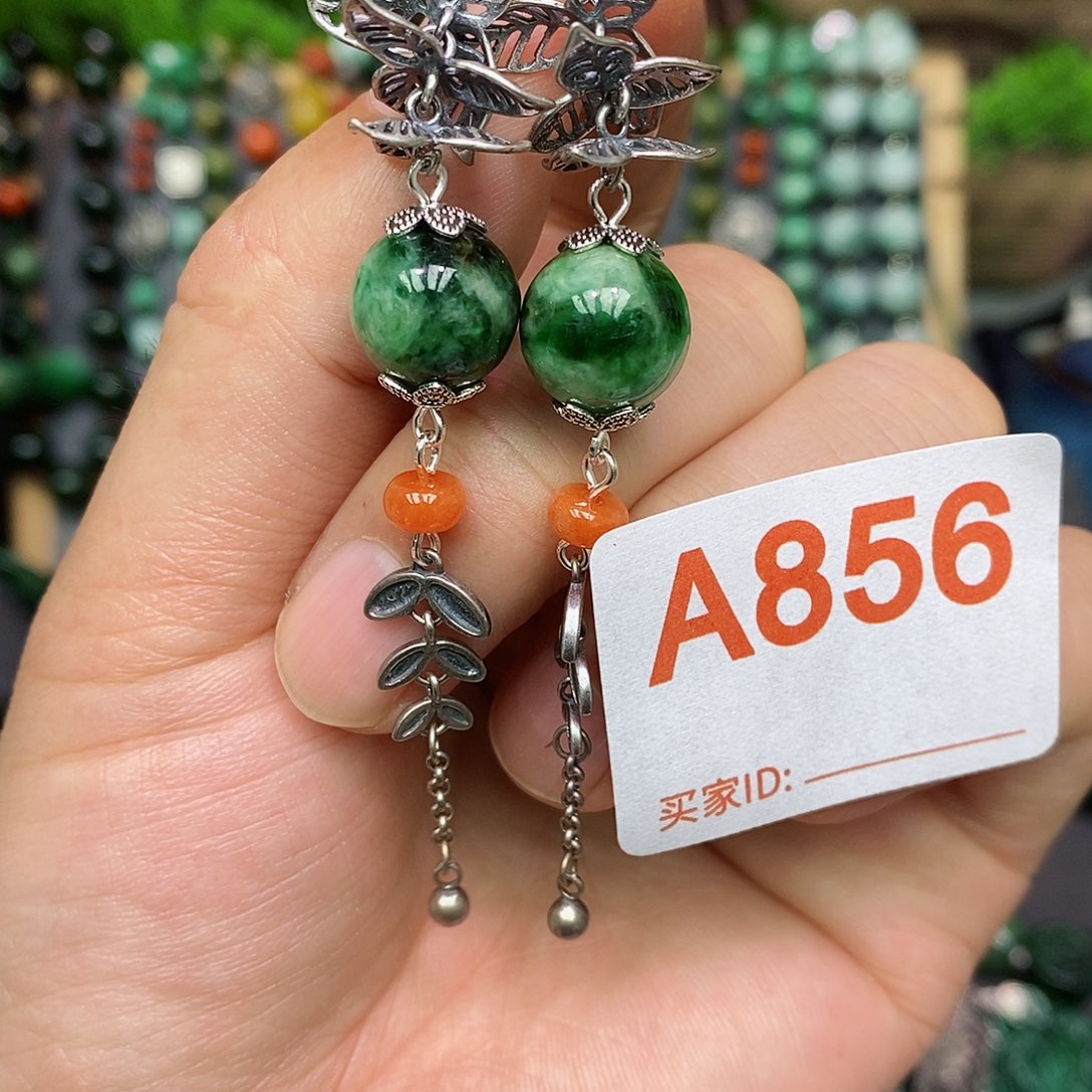 翡翠耳饰未镶嵌漂亮美眉