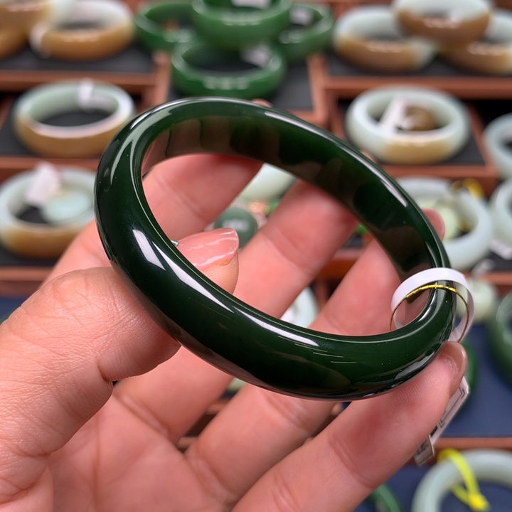 和田玉（碧玉）手镯未镶嵌