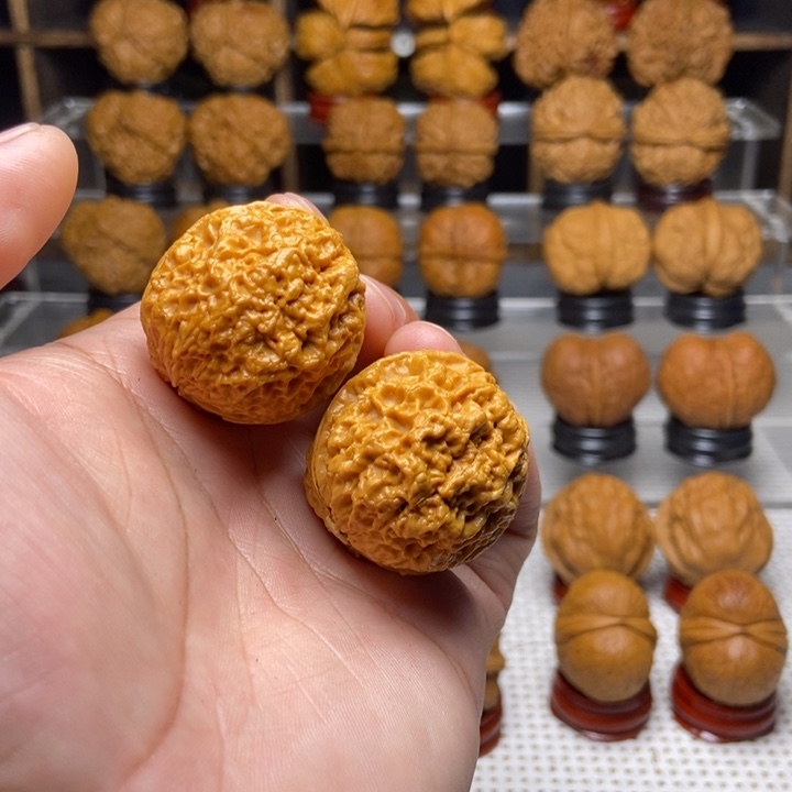 文玩核桃吊坠14火焰绣球