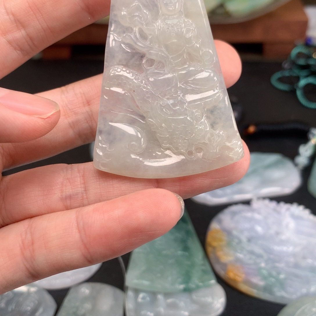 翡翠未镶嵌颈饰福利玉龙观音