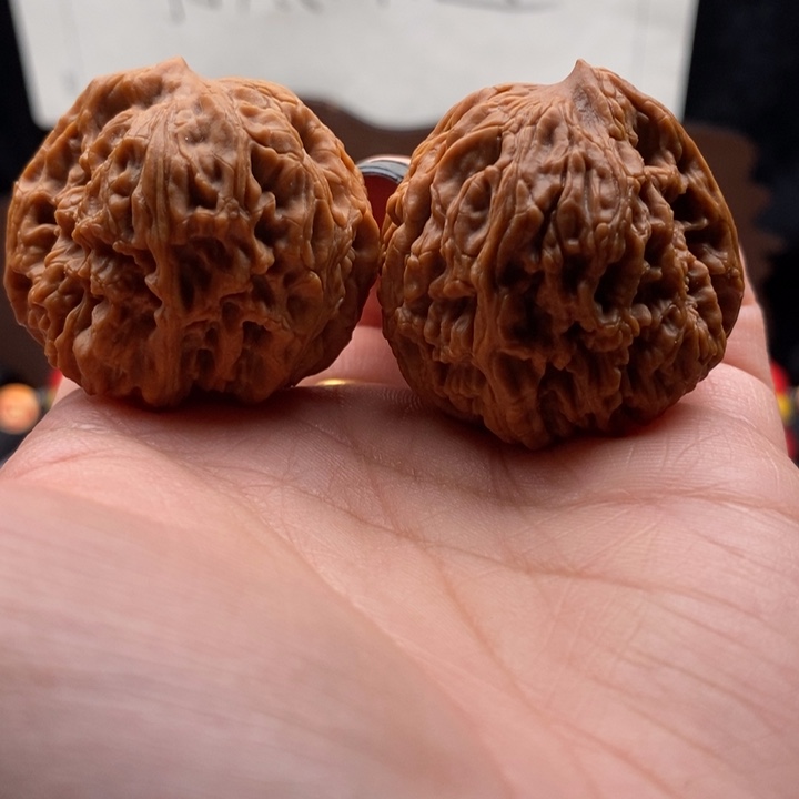 鲸****文玩核桃吊坠南疆石