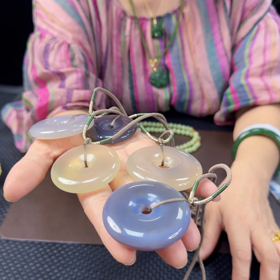 玛瑙/玉髓颈饰未镶嵌发其一