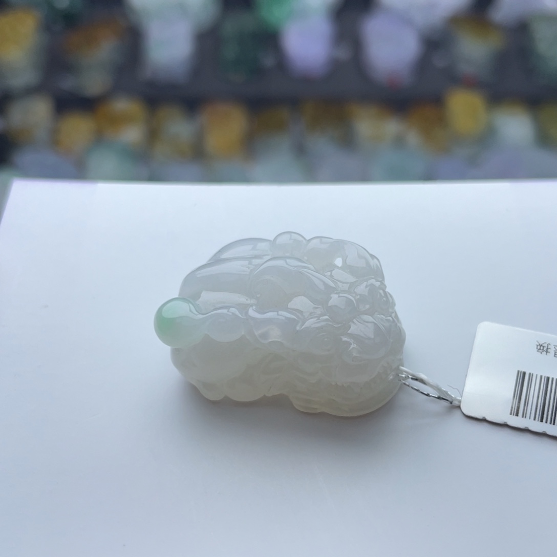 翡翠颈饰未镶嵌貔貅