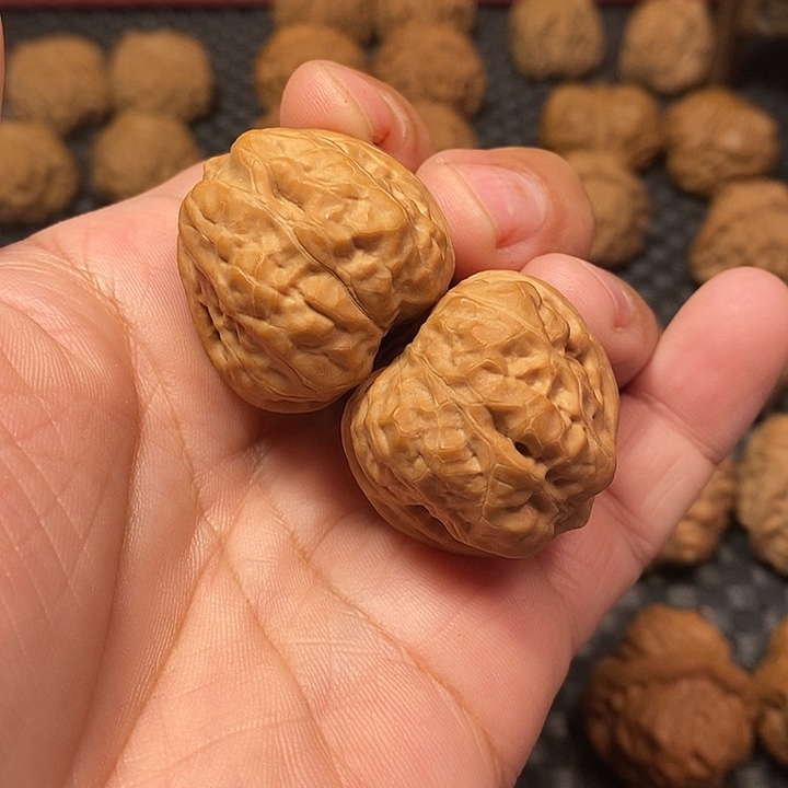 文玩核桃吊坠33.5尺，蛤蟆头