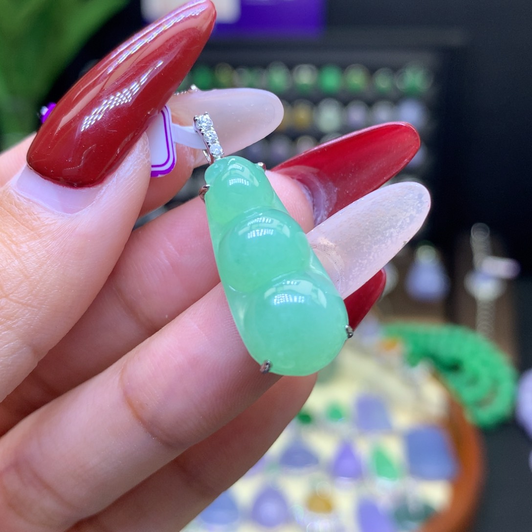 翡翠颈饰18K金镶嵌天然