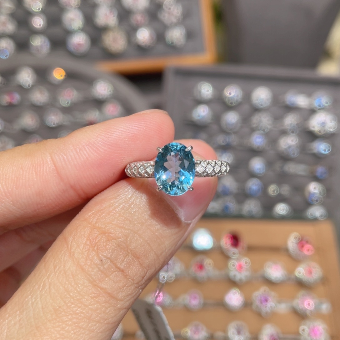 海蓝宝石戒指18K金镶嵌1.77ct 