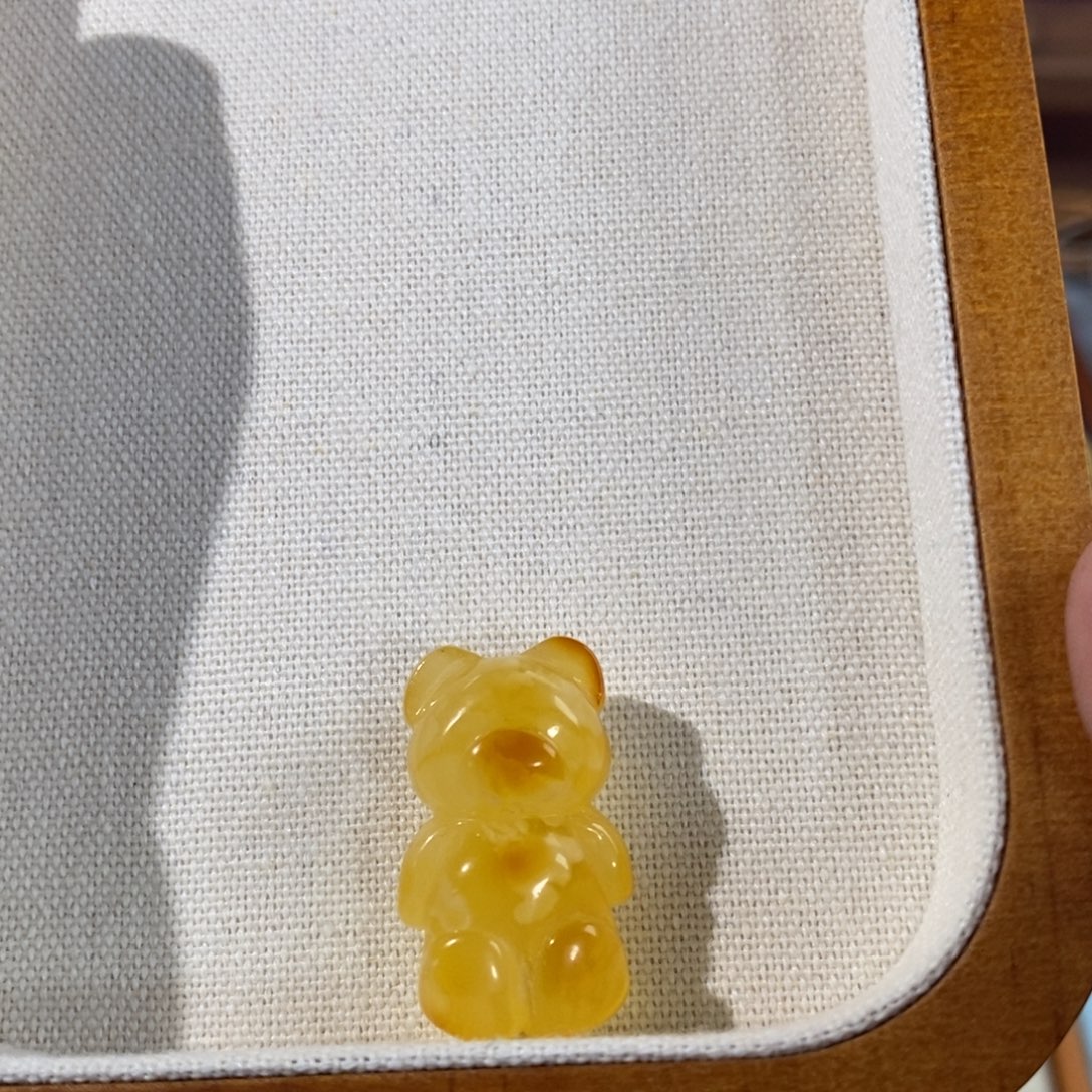 蜜蜡未镶嵌裸石小熊