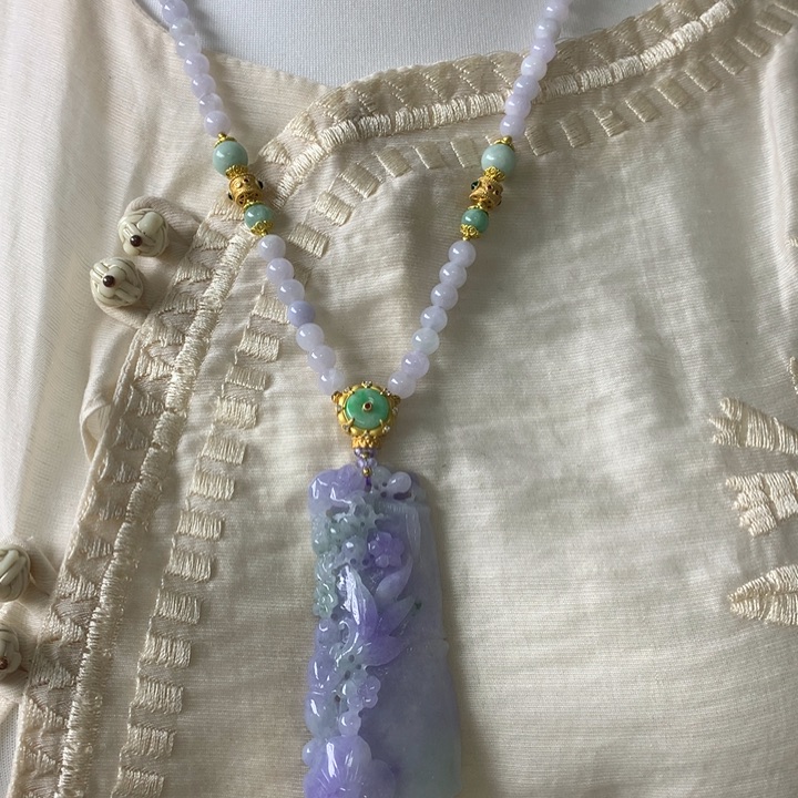 翡翠吊坠(赠链)未镶嵌