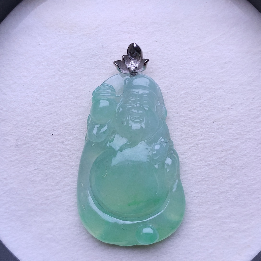 翡翠18K金镶嵌颈饰财神
