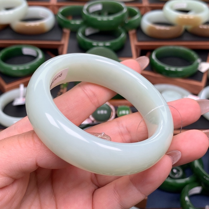 和田玉5657圈口未镶嵌