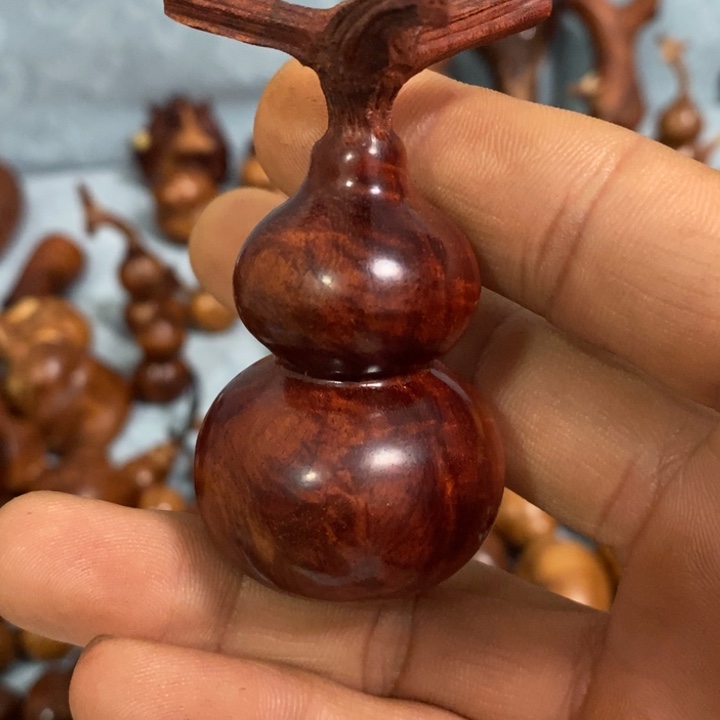 木一****去小叶紫檀手工雕刻葫芦
