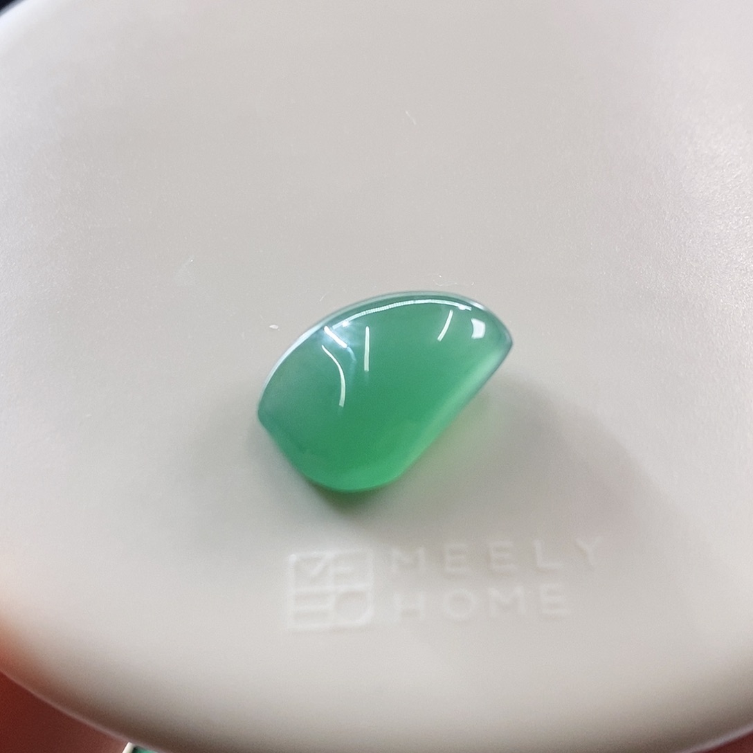 裸石翡翠湖绿随形