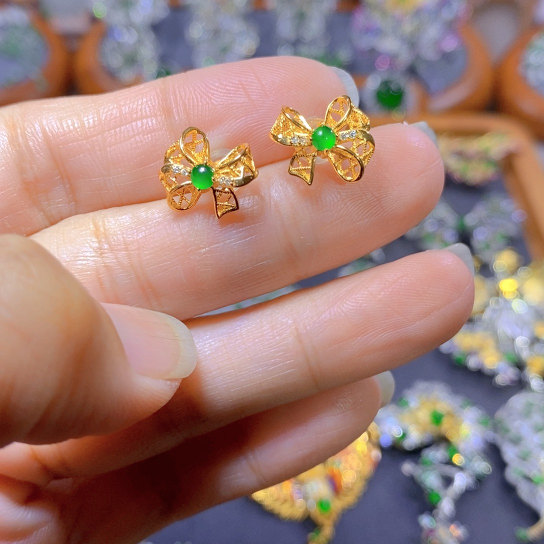 翡翠颈饰银S925镶嵌天然翡翠