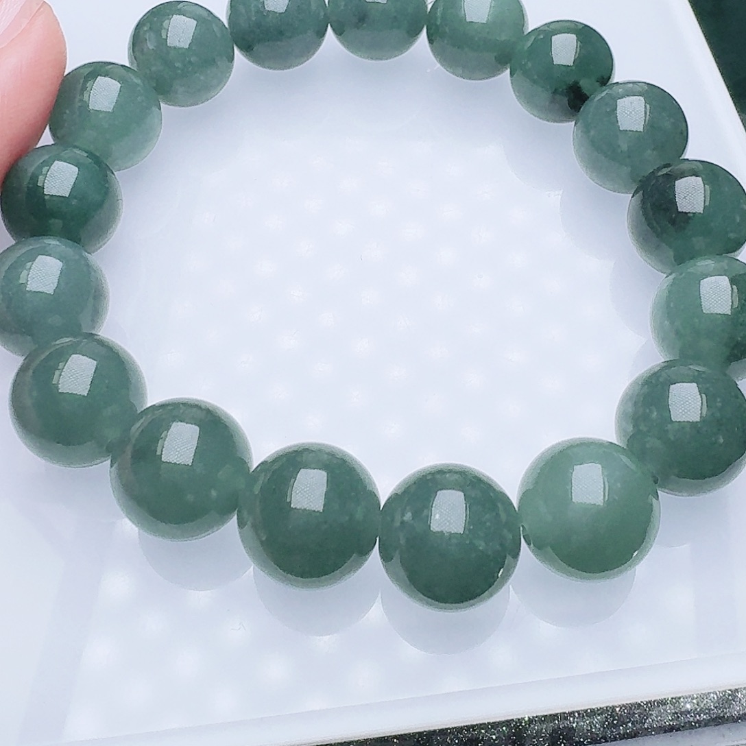 翡翠未镶嵌颈饰天然的A货翡翠多样性发其一 