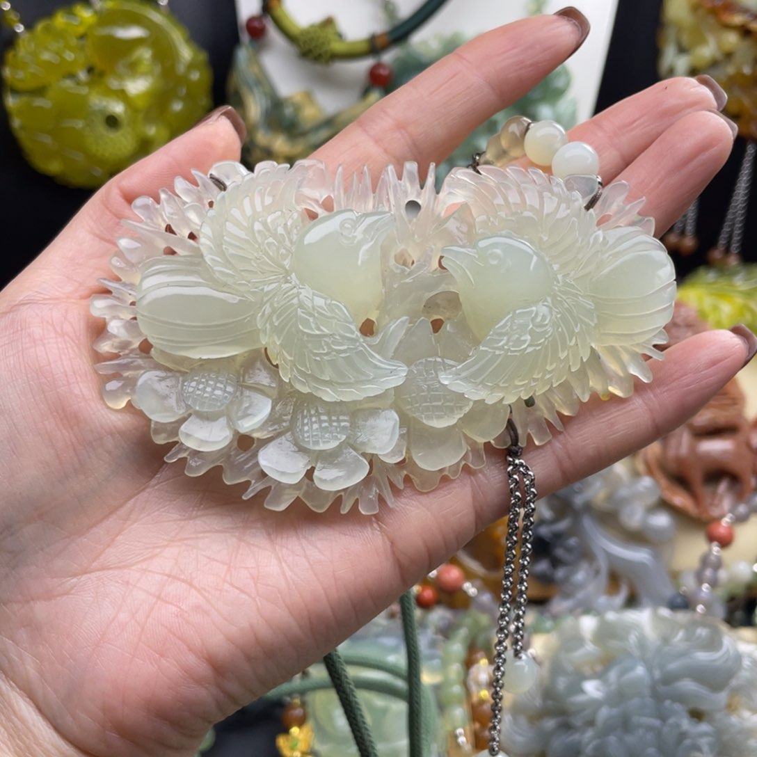 未镶嵌岫玉项链卷***兰888