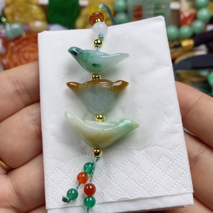 翡翠吊坠(赠链)未镶嵌