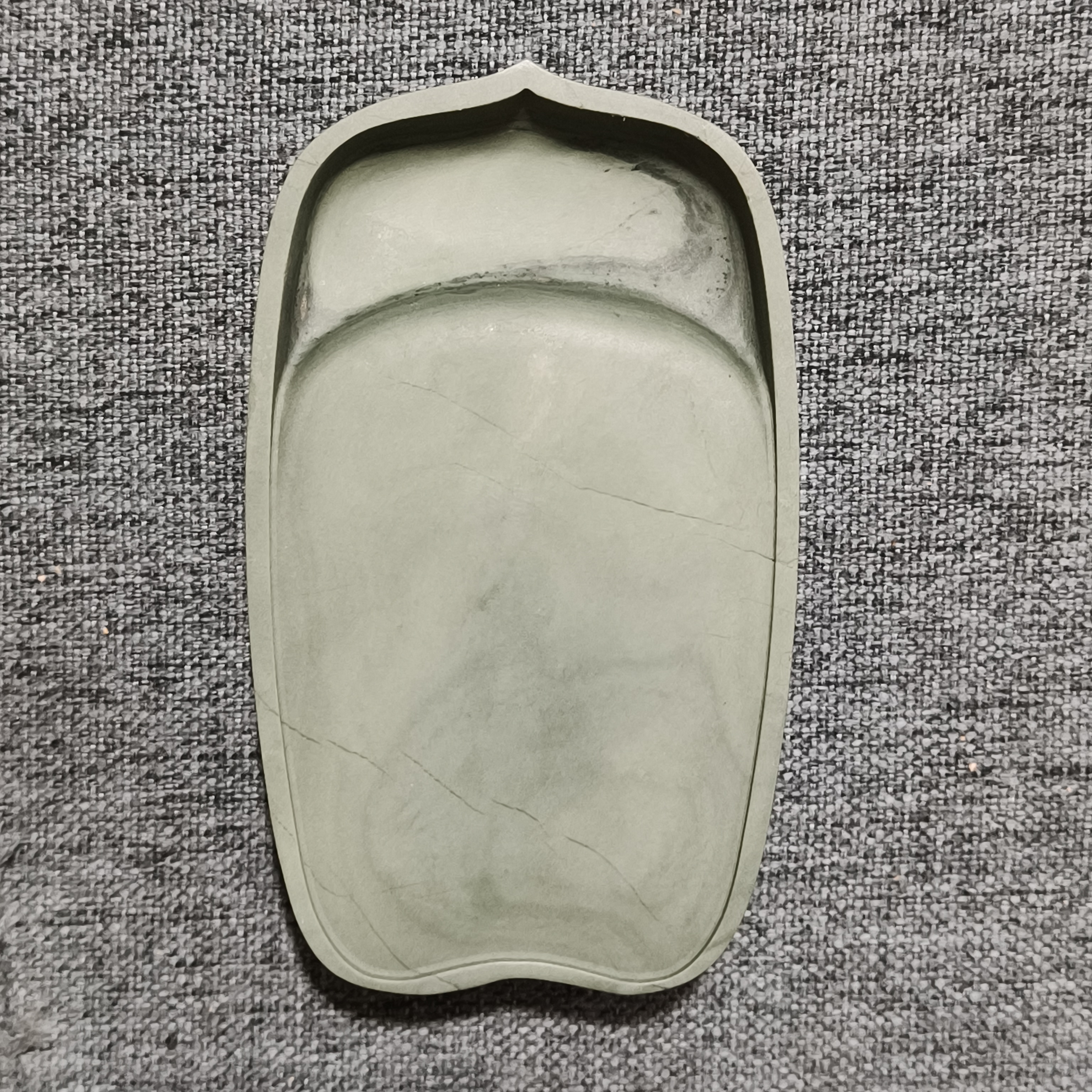 老坑洮砚，喇嘛崖老坑鸭头绿莲瓣砚，尺寸10.5*6.2*1.7厘米