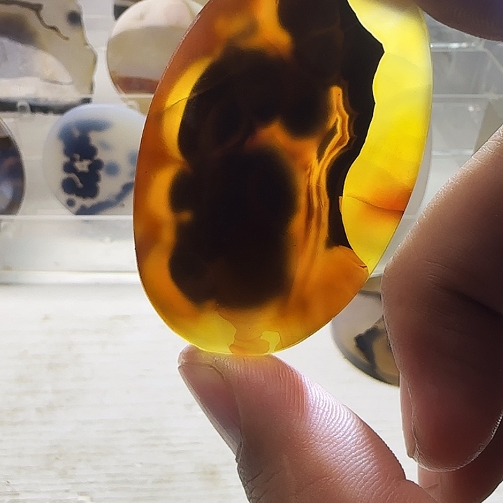 玛瑙/玉髓未镶嵌珠宝奇石