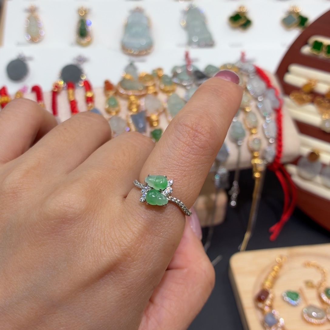 翡翠银S925镶嵌颈饰戒指