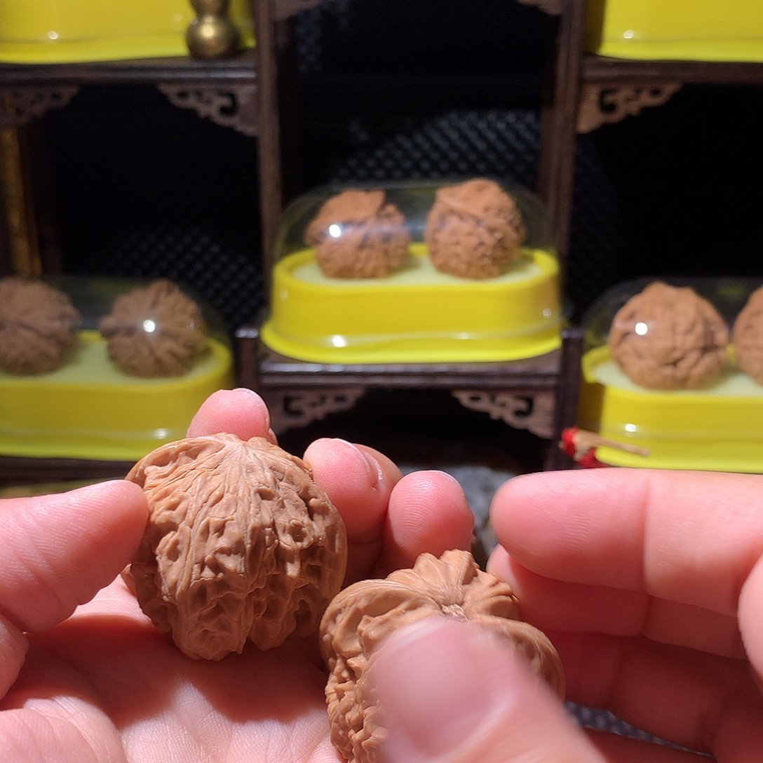双***凡文玩核桃吊坠磨盘