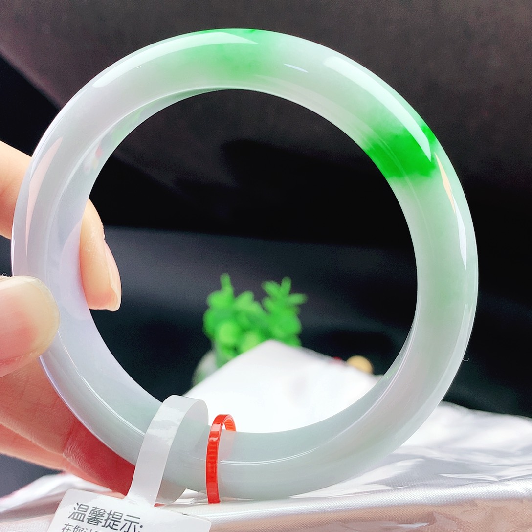 未镶嵌手镯翡翠60轮胎阳绿