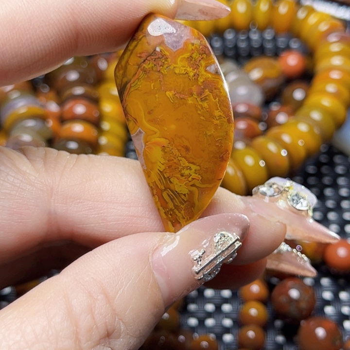 玛瑙/玉髓颈饰未镶嵌