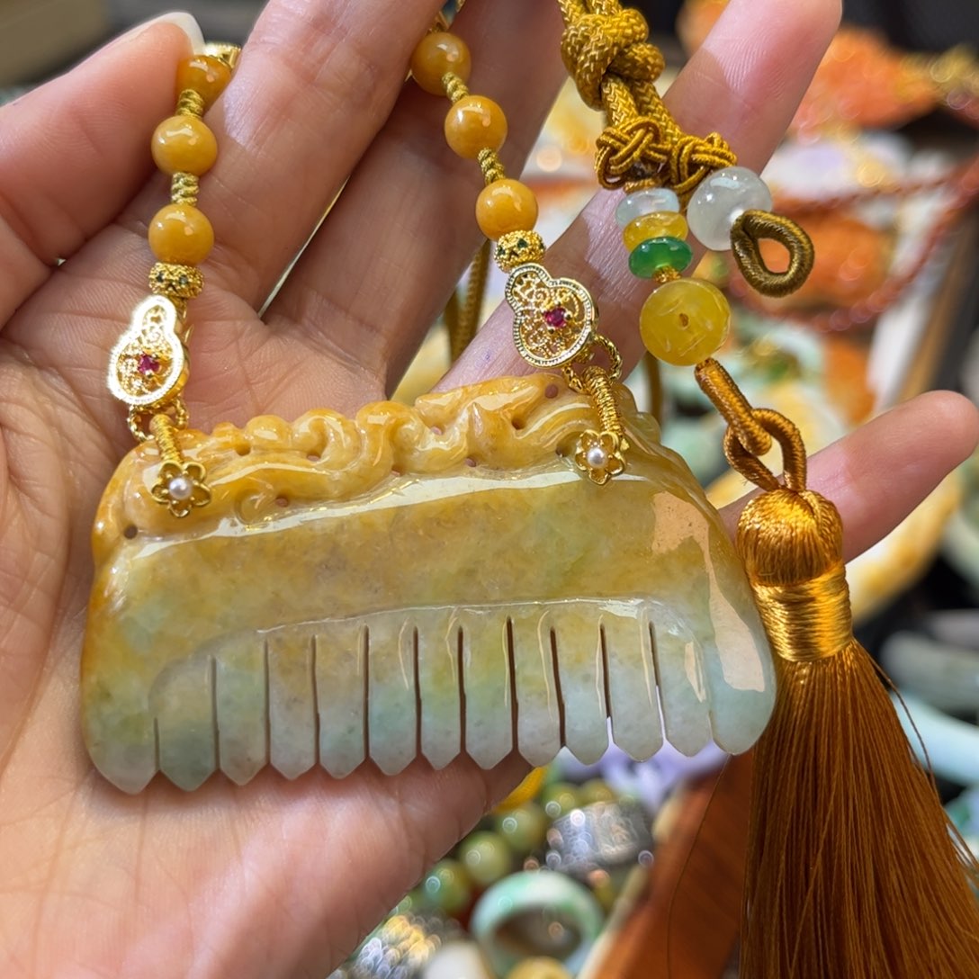 翡翠颈饰未镶嵌待编款