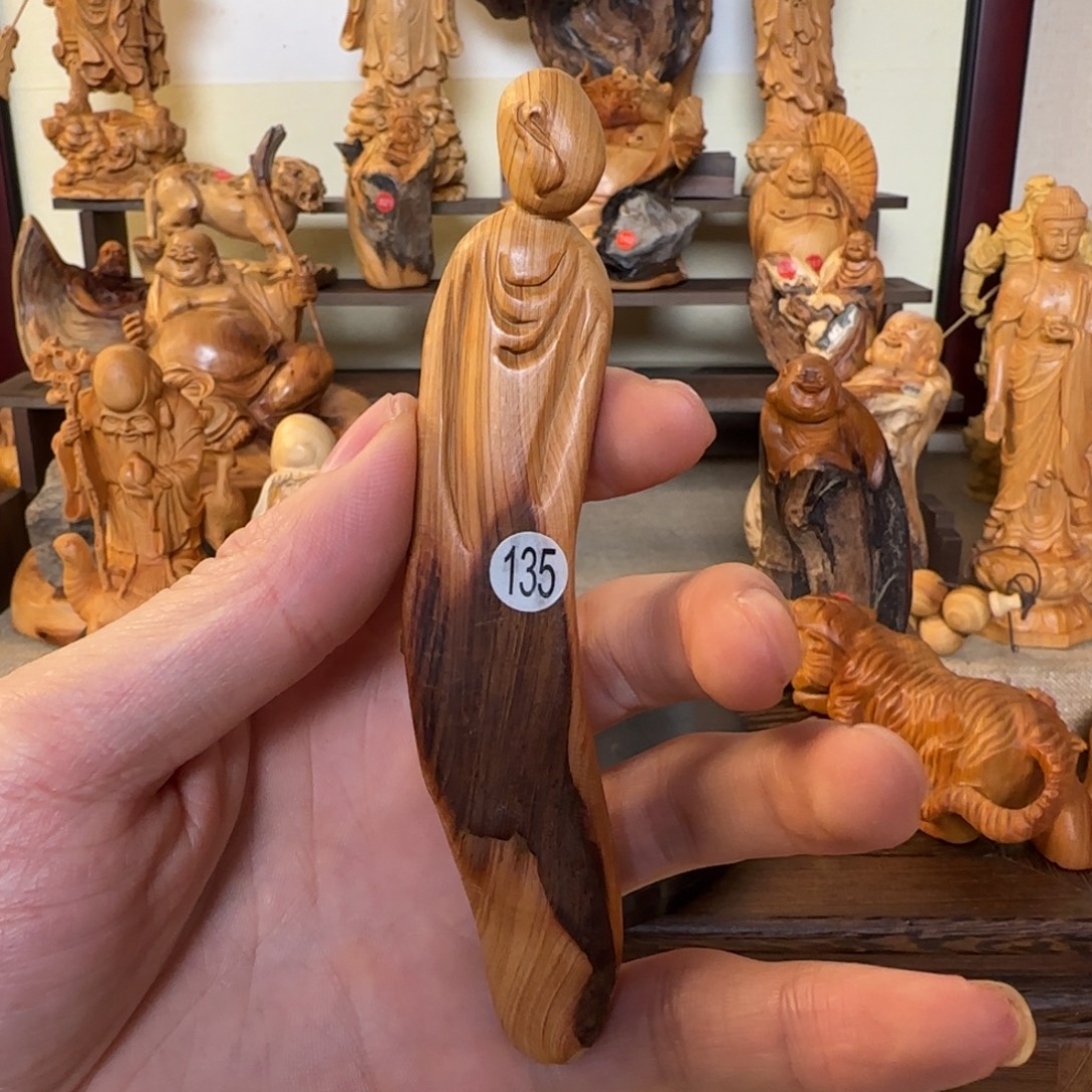 崖柏小木匠艺雕一物一拍