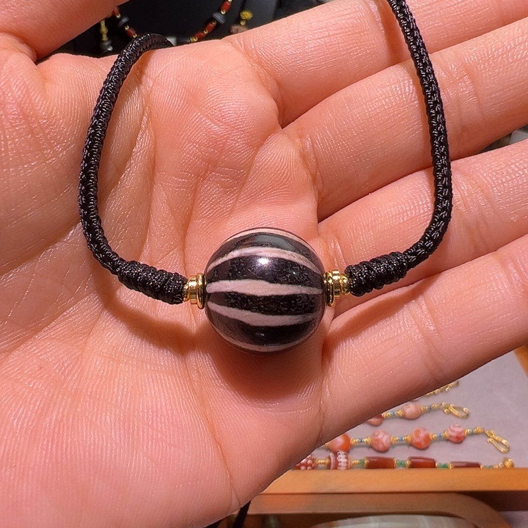 树脂制品邦提克锁骨链