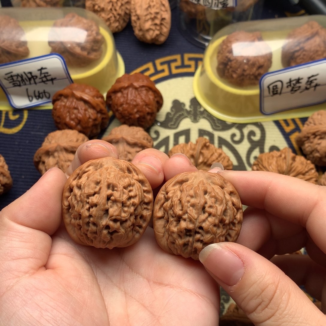 文玩核桃吊坠莲花35.5