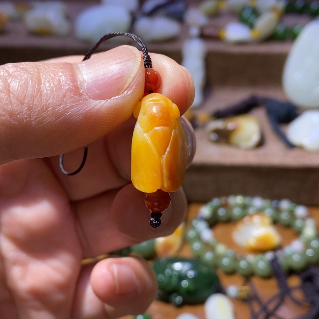 和田玉颈饰未镶嵌