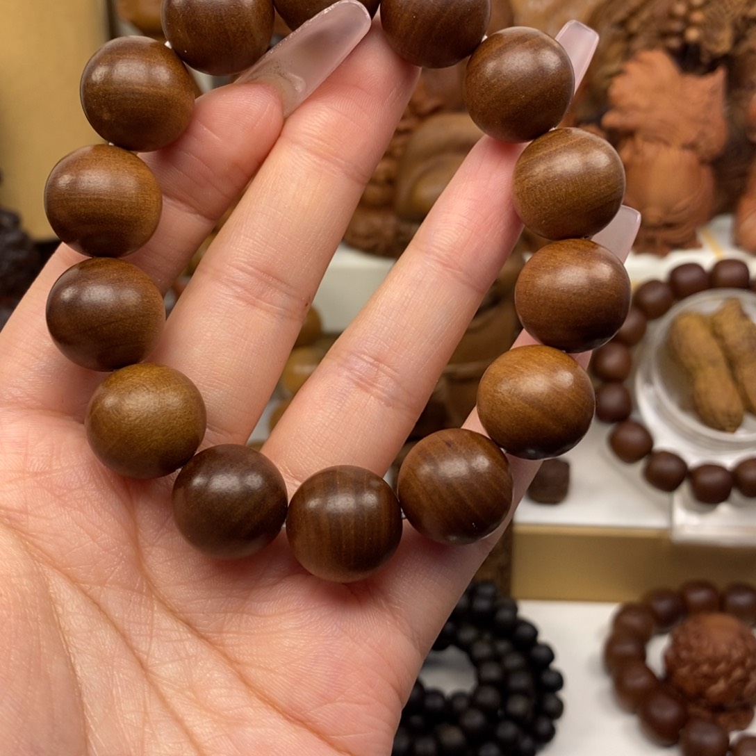 檀香木手串/手链迈索尔老山檀香1.6奶香，微微瑕