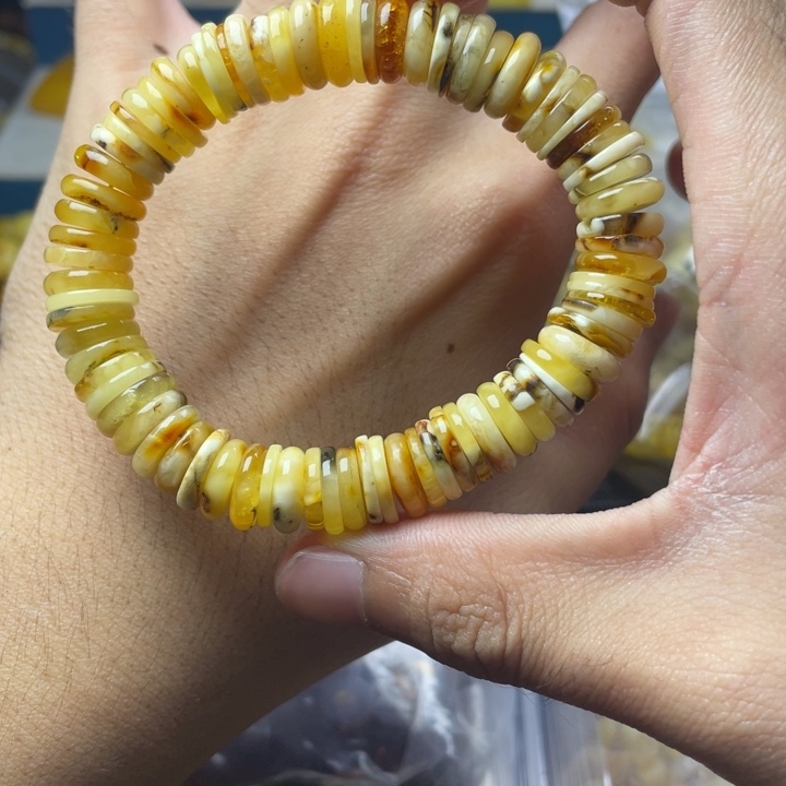 未镶嵌琥珀珠宝奇石