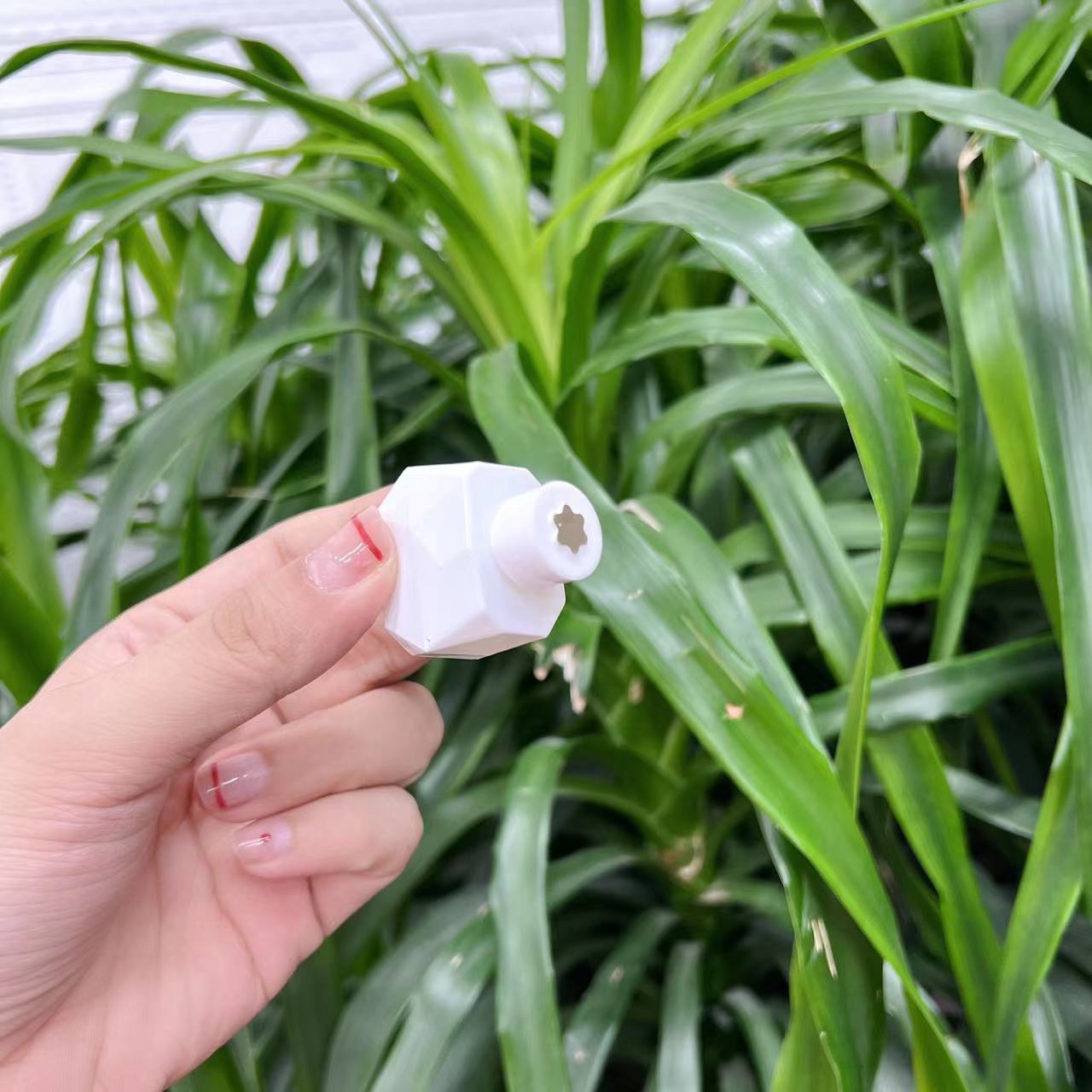 【富家千金钓系香！枕边奶香的香水！】纯白印记白色瓶的香水！