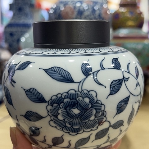 确保品质一个茶叶罐