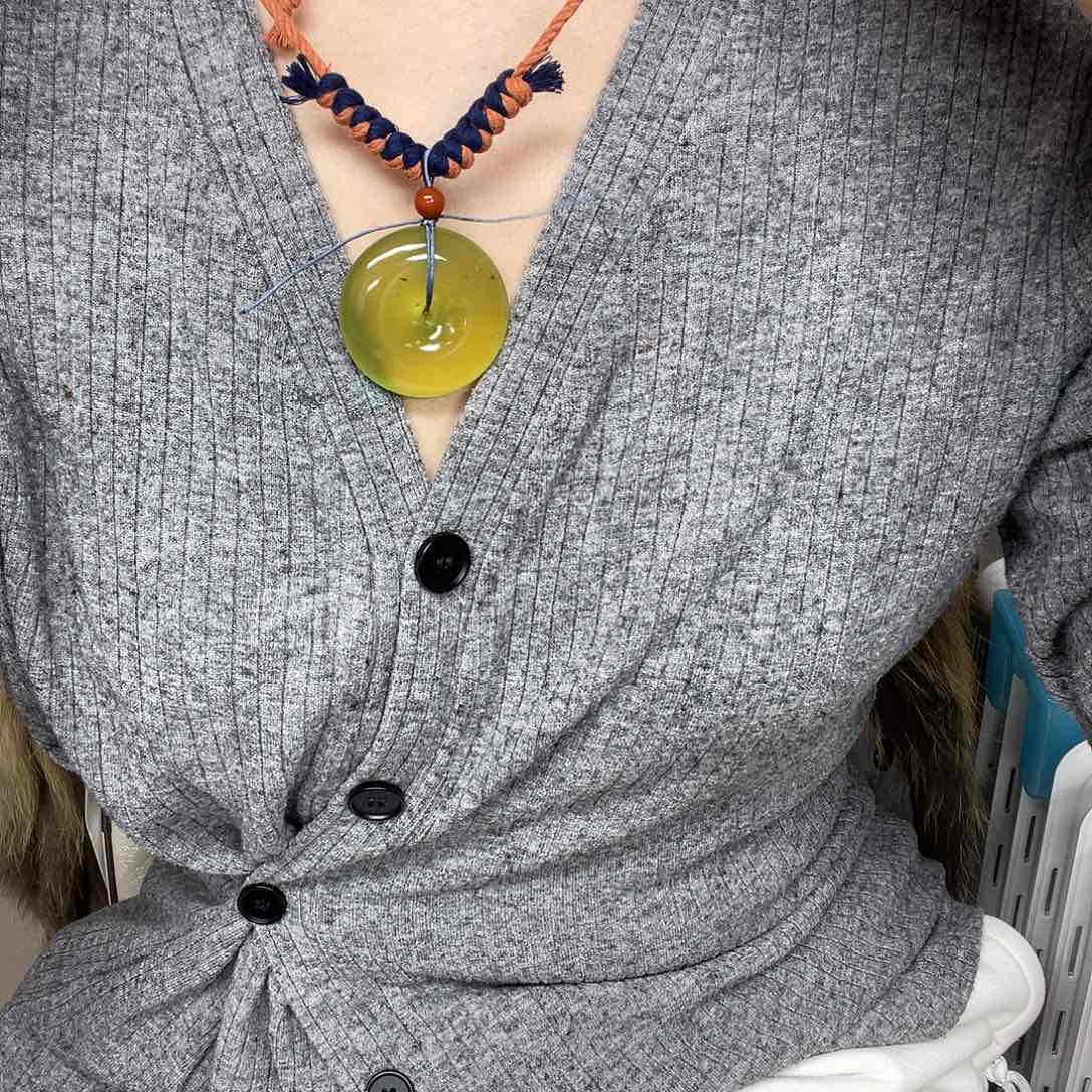 蛇纹石玉颈饰未镶嵌辽阳料平安扣