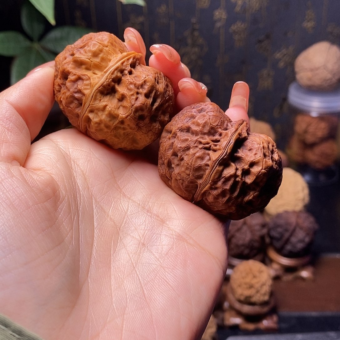 文玩核桃把件香妃元宝