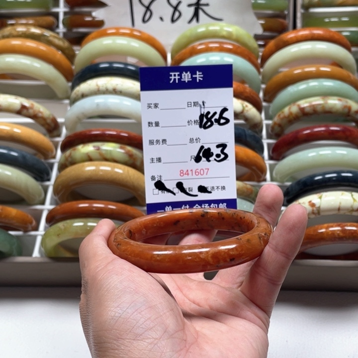 蛇纹石玉手镯未镶嵌丽****姐