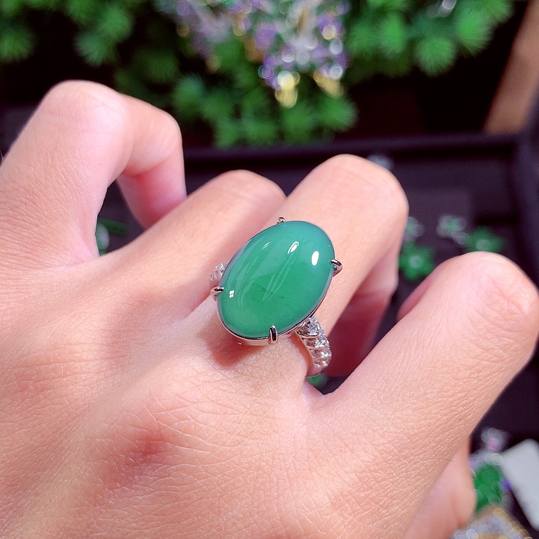 颈饰未镶嵌翡翠天然