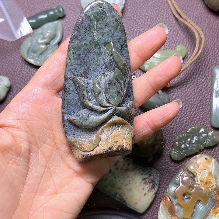 岫岩河磨玉（透闪石质玉）手绳未镶嵌谜