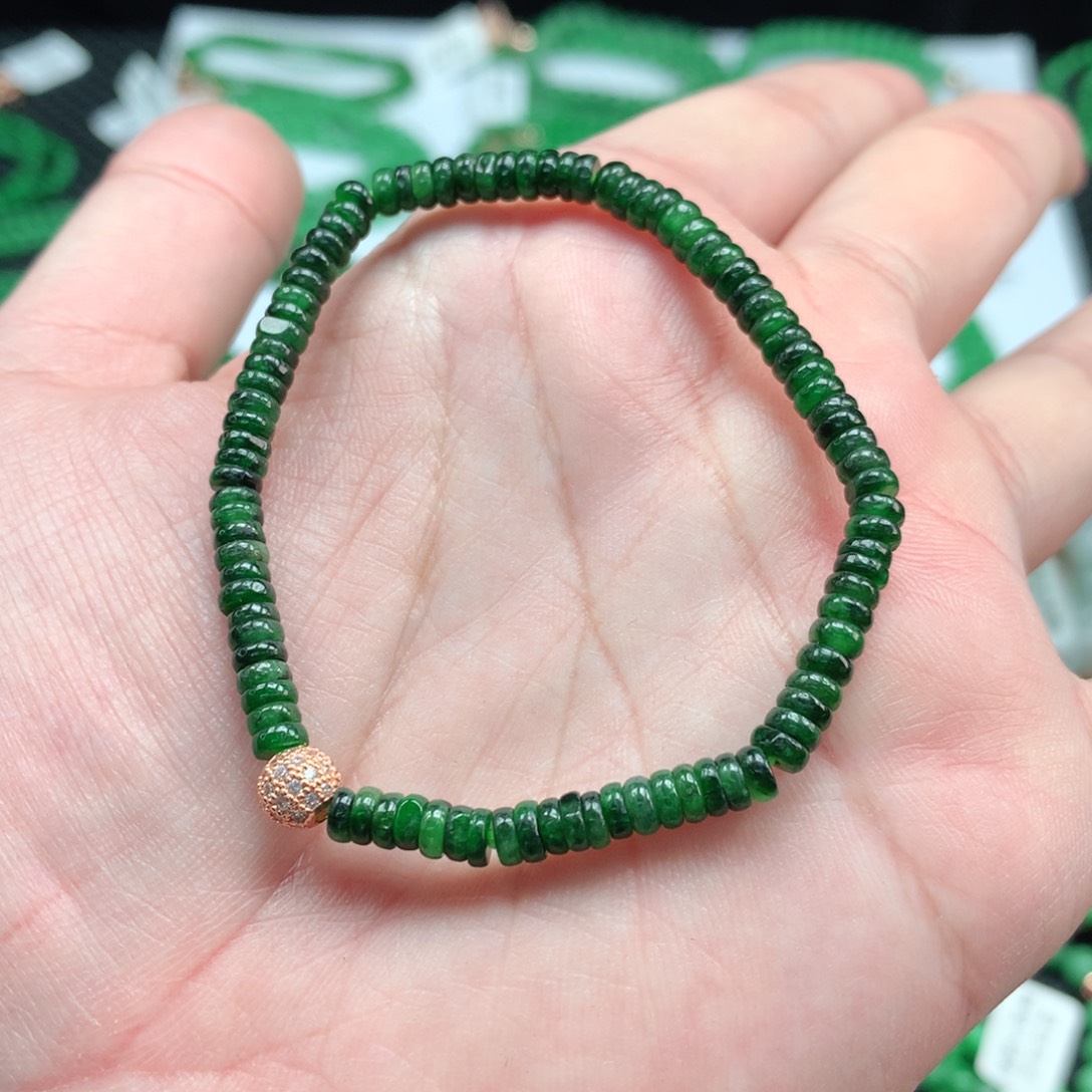 翡翠手链未镶嵌翡翠