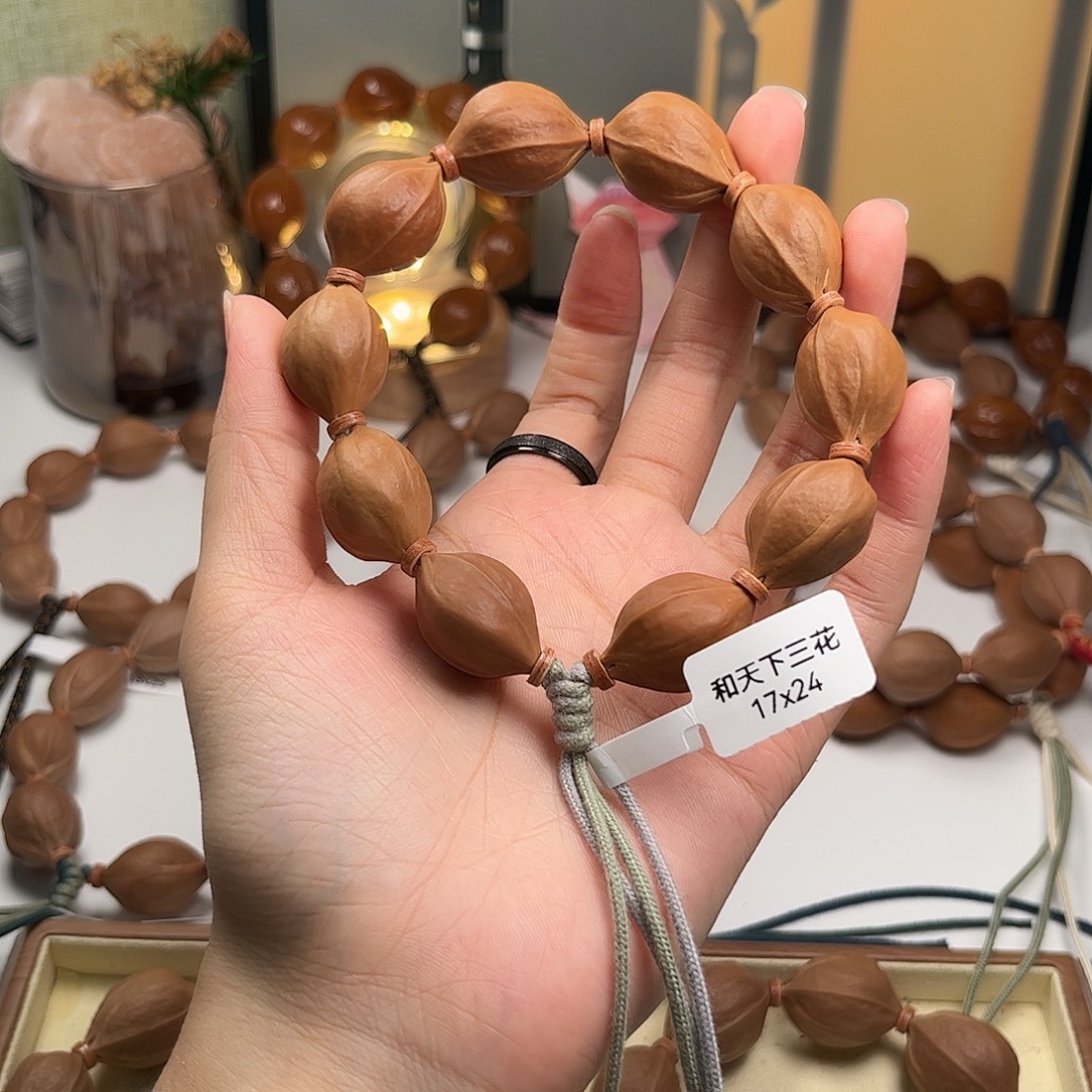 烦***鸟橄榄核吊坠梅林铁核1724